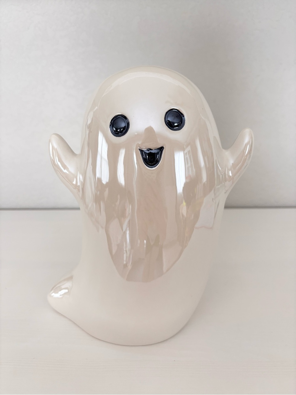 Iridescent Happy Ghost Ceramic 10” NWT